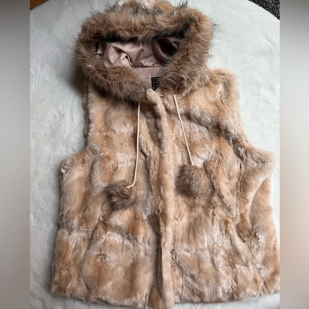 FUDA Women’s Faux Fur Vest